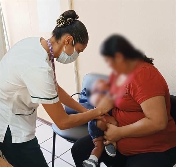 Iniciar o completar esquema de vacunación contras Infecciones Respiratorias Agudas: IMSS Veracruz