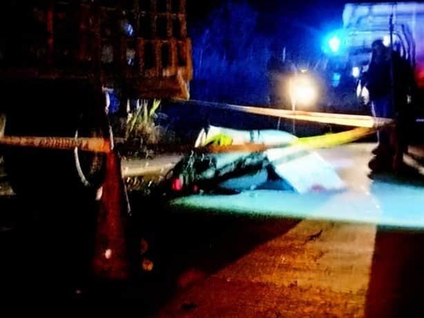 Muere motociclista al chocar con un remolque en Actopan