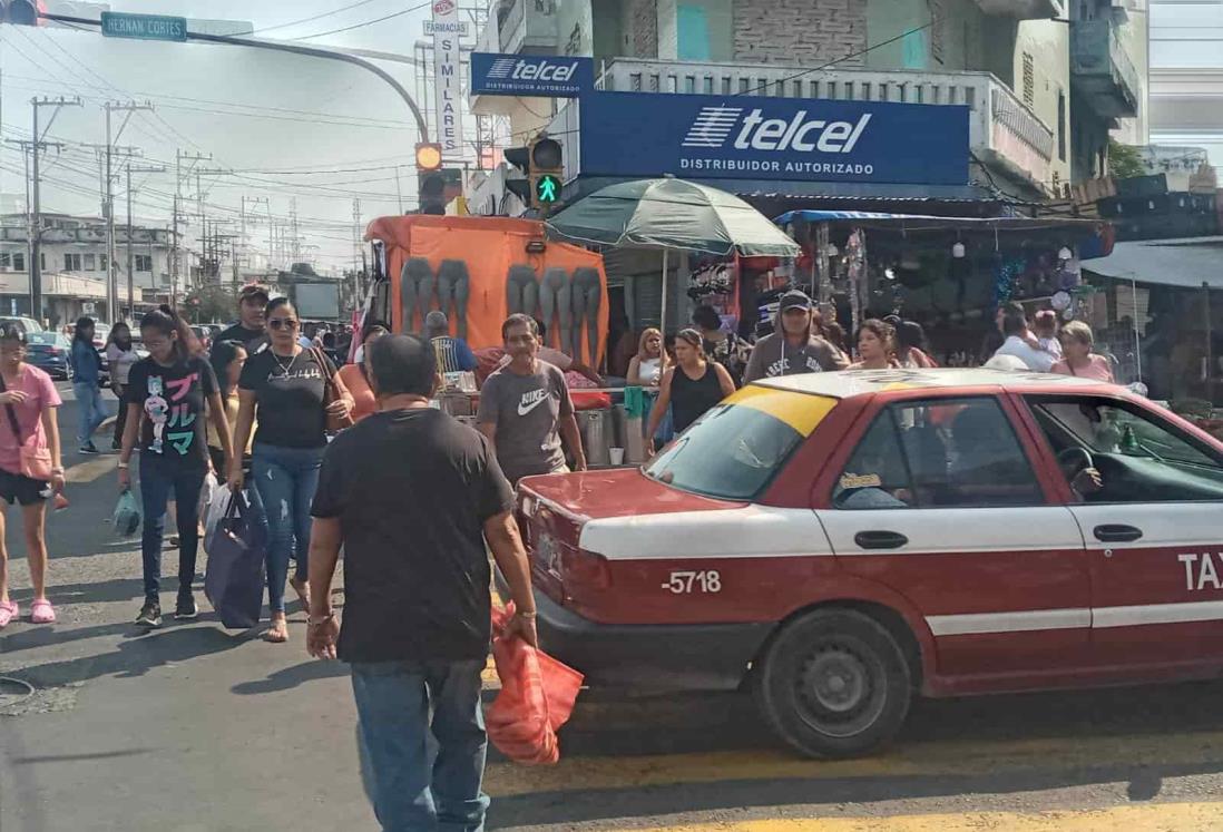Caótica la zona de mercados de Veracruz previo a la cena de Navidad