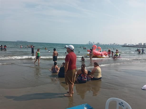 “Nos gusta Veracruz, se ve una ciudad segura”, dice turista en playa Villa del Mar