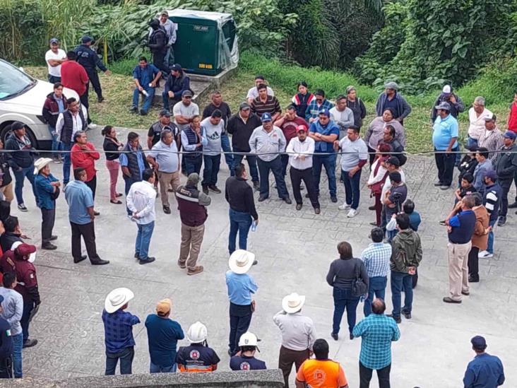 Conflicto en Tuxpango:  protestan por cierre de carretera en Ixtaczoquitlán (+Video)