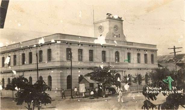 Así lucía esta escuela de Coatzacoalcos hace más de 90 años