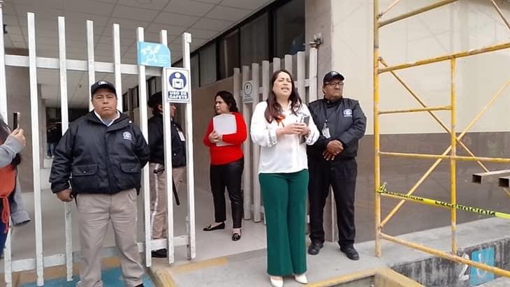 Ante plegarias, padres de familia logran el regreso del oncólogo Víctor Cabrera al IMSS Orizaba