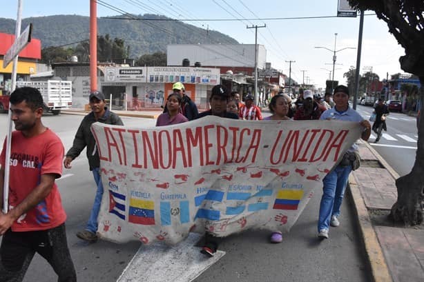 Caravana migrante continúa su camino por las altas montañas de Veracruz (+Video)