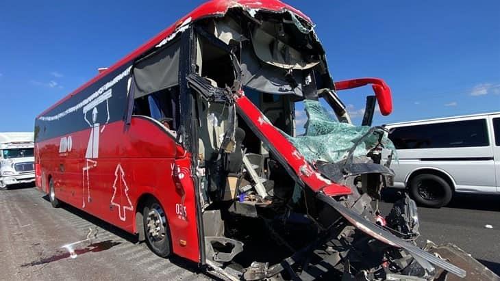 Aparatoso choque entre tráiler y ADO, deja 18 lesionados en Palmar de Bravo, Puebla