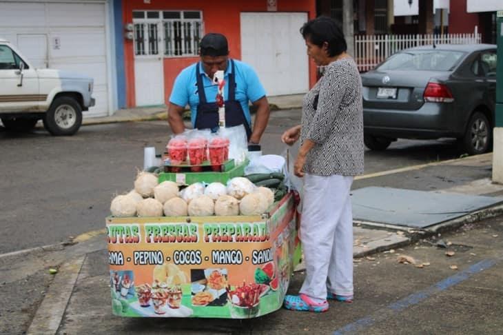 En Misantla, vendedores ambulantes de frutas con optimismo a aumentar ventas en 2024 