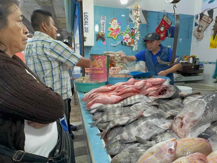 Baja venta de pescados y mariscos en fin de año en Poza Rica