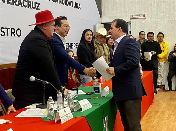 Con Cuitláhuac, en Veracruz hay un gobierno ausente y corrupto: Pepe Yunes en su registro