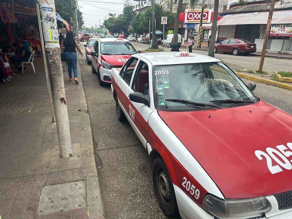 Llueven quejas hacia taxistas en Coatzacoalcos por negarse a prestar el servicio