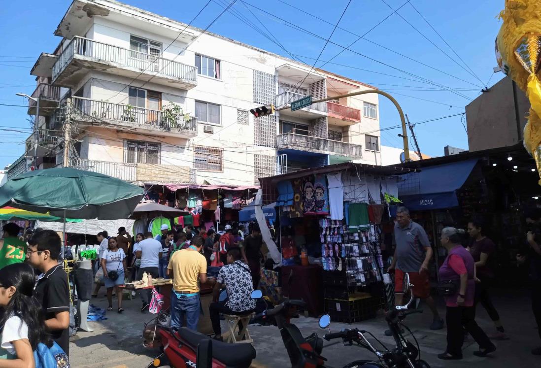 Centro de Veracruz saturado por compras de última hora por año nuevo