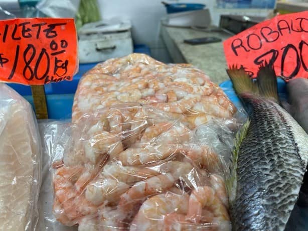 Pescadores de Veracruz piden a la gente comprar productos del mar para ayudarlos