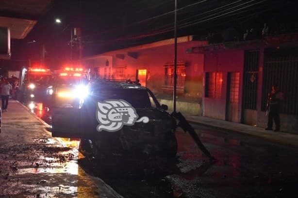 Incendio consume camioneta en calles de Orizaba (+Video)