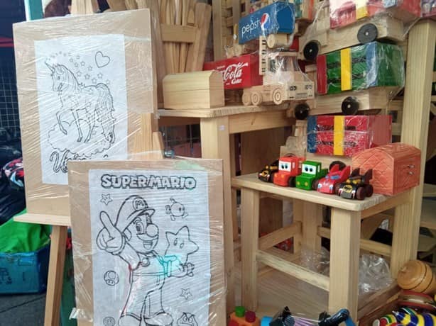 Desde Hidalgo, Michoacán y Edomex, juguetes artesanales llegan a Xalapa