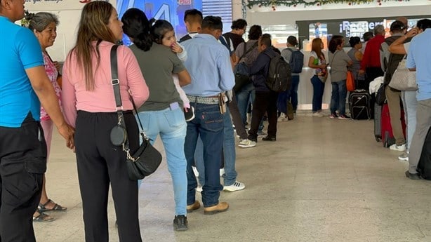 Viajeros afectados por presunta reventa de boletos de autobuses en Poza Rica