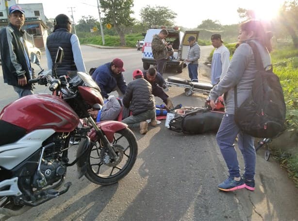 Pareja en moto es arrollada por auto en carretera Xalapa- El Castillo