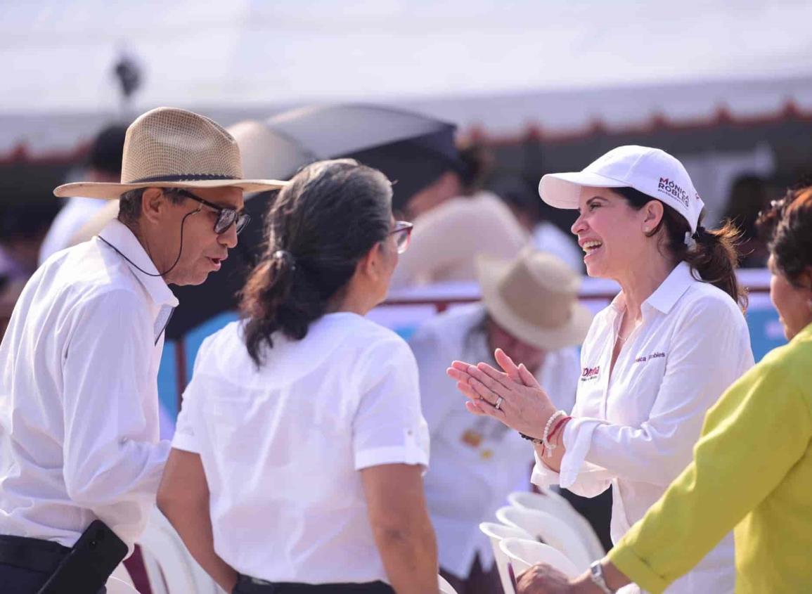 Mónica Robles acompañó a Rocío Nahle en arranque de precampaña