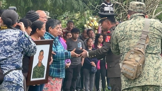 Despiden con honores a soldado de Coatzintla fallecido en Nuevo Laredo, Tamaulipas