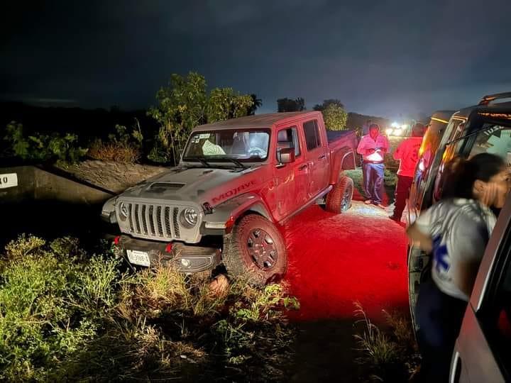 Conductor pierde el control de su camioneta y termina en una zanja en La Antigua
