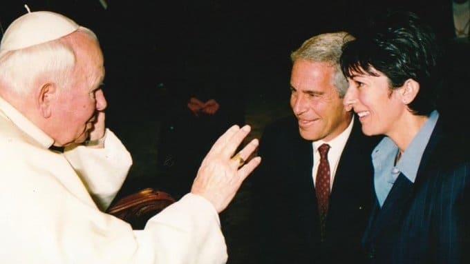 ¿Cuál es la historia de la foto de Juan Pablo II bendiciendo a pedófilo Epstein?