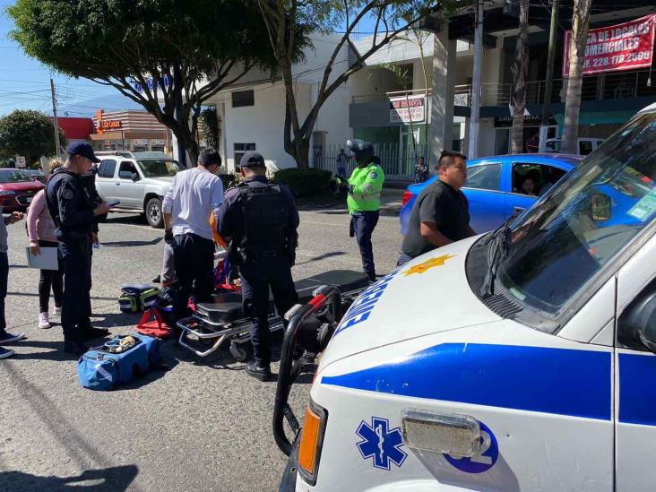 Grave, peatón arrollado por un motociclista en Xalapa