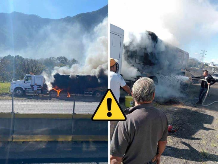 Tolva termina en llamas sobre la autopista Puebla-Orizaba