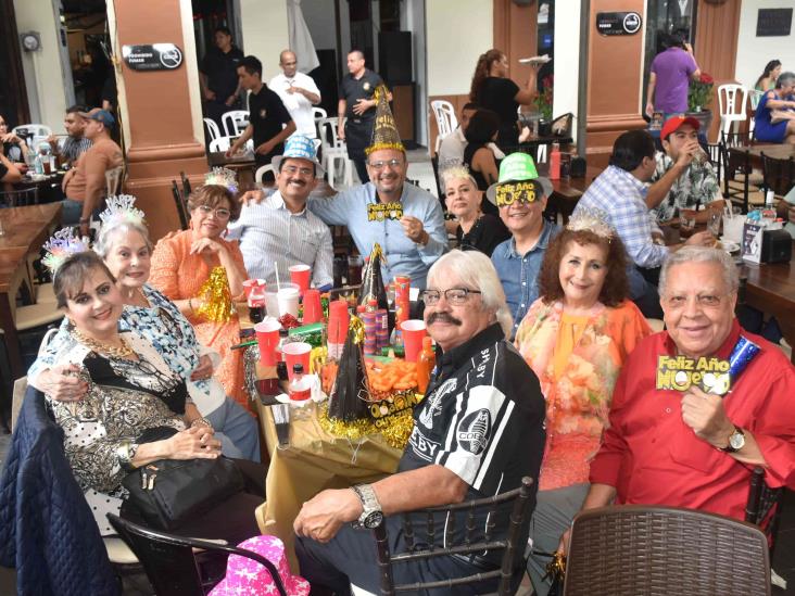 Veracruzanos se reúnen en Los Portales para recibir el 2024
