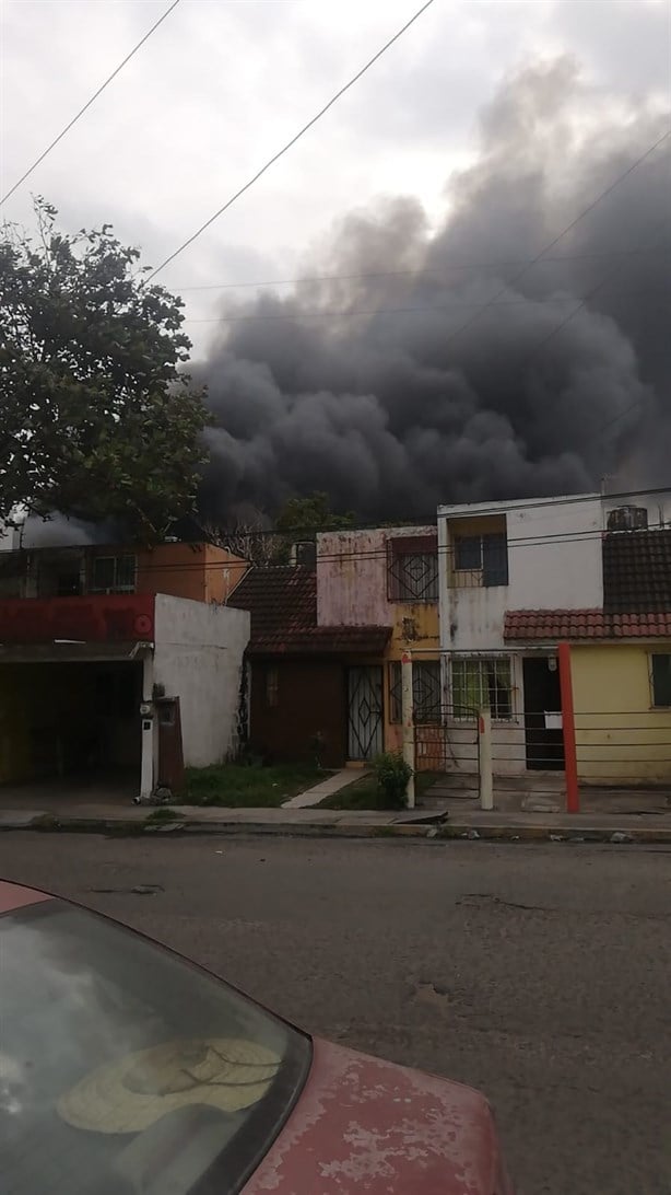 Quema de basura en Puerto de Veracruz moviliza a bomberos municipales