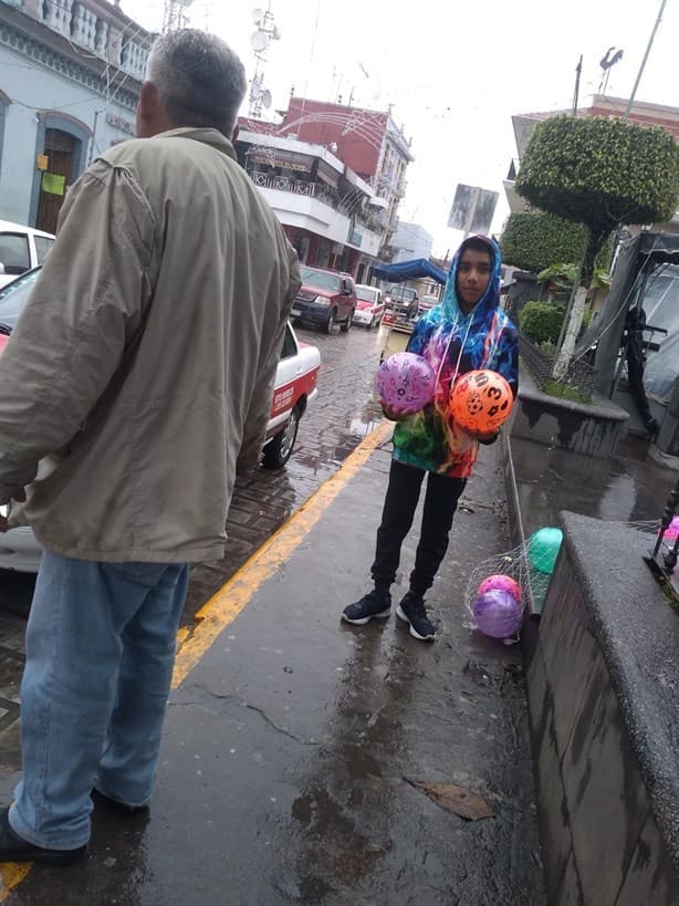 Por Día de Reyes, llevan regalos a niños de Misantla