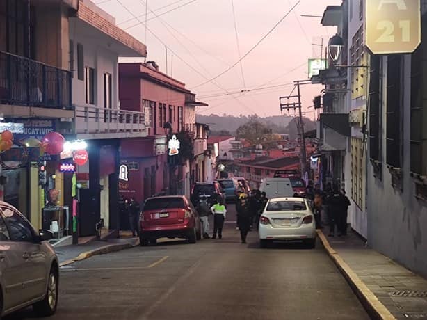Mujer es encontrada sin vida en céntrica calle de Xalapa