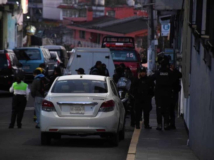 Mujer es encontrada sin vida en céntrica calle de Xalapa
