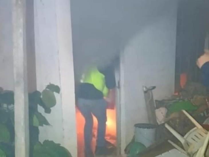 Hombre lanza explosivo casero dentro de una casa en Coscomatepec
