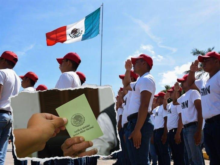 En Xalapa, hay desinterés de los jóvenes para obtener cartilla militar: regidor (+ Video)