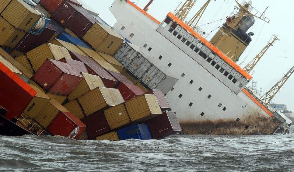 Este es el impacto comercial y ambiental de los contenedores perdidos en mares y océanos