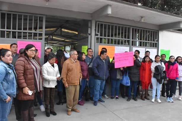 Toman secundaria en Río Blanco; exigen que vuelva directora (+Video)