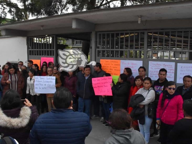 Toman secundaria en Río Blanco; exigen que vuelva directora (+Video)