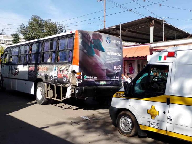 Choque entre autobuses deja 15 lesionados en Fortín