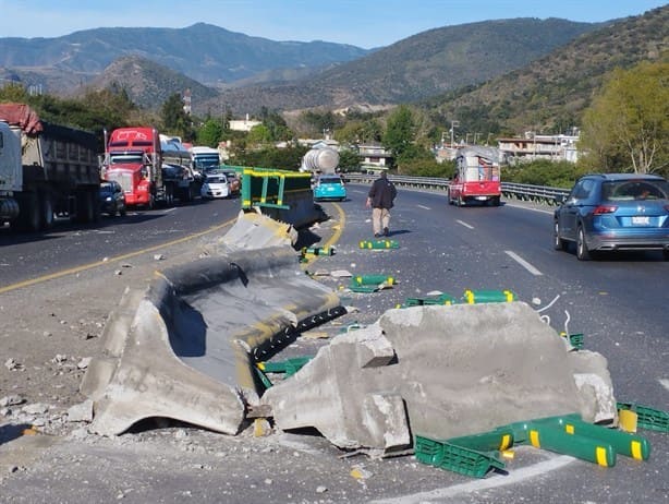 Por choque e incendio, cierran autopista Puebla-Veracruz por horas