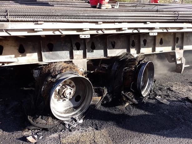 Por choque e incendio, cierran autopista Puebla-Veracruz por horas