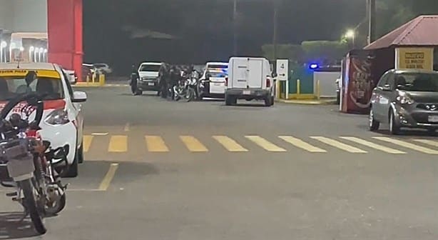 Asesinato en Poza Rica: ultiman a hombre en estacionamiento de centro comercial