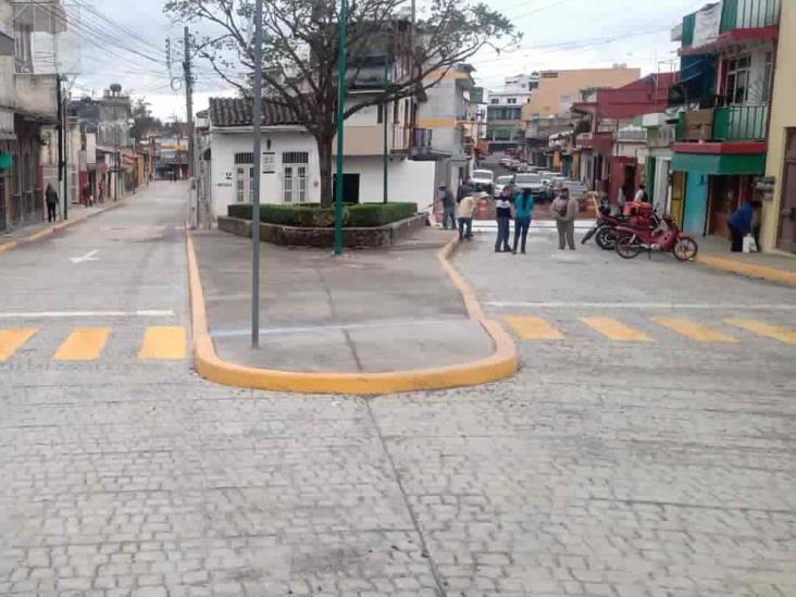 Vecinos de Xalapa acusan daños tras reparación en Santos Degollado