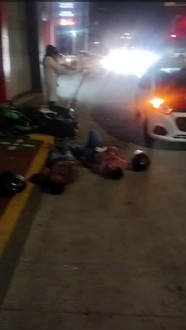 Accidente entre motocicleta y un taxi del Puerto de Veracruz deja dos heridos