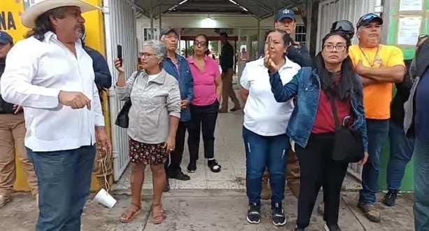 Grupo de pobladores intentaron sabotear consulta sobre Chedraui en Medellín de Bravo