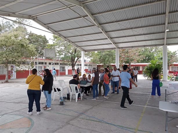 Ciudadanos de Medellín acuden a votar sobre la construcción de un Chedraui en El Tejar