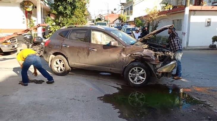 Fuerte choque en Martínez deja a dos personas lesionadas