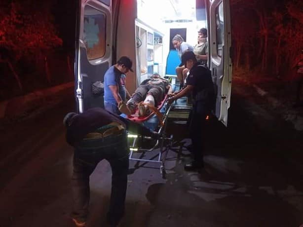 Tras accidente en motocicleta en Paso de Ovejas joven termina con fractura expuesta en la pierna