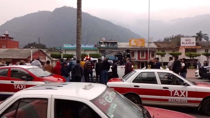 Protestan taxistas de Córdoba y Río Blanco por abusos de autoridad por parte de SSP