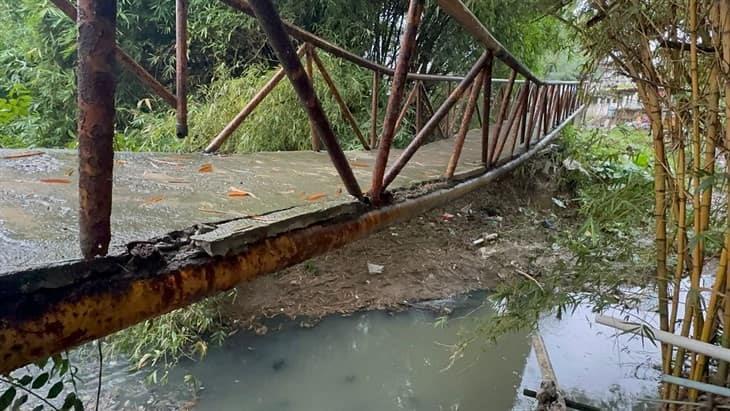 Puente en Poza Rica es clausurado por riesgo de colapso 