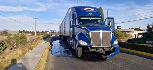 ¡Persecución en la Puebla-Veracruz! Policía asegura tráiler robado