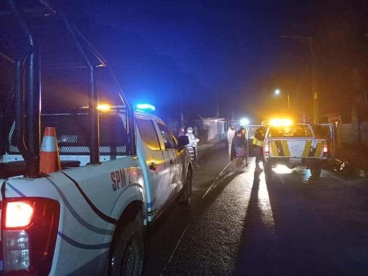 Cae camioneta a un barranco en Coscomatepec, Veracruz; hay un muerto y 4 heridos