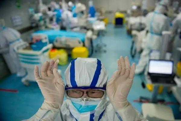 China detecta nueva cepa mutante del covid-19 que daña el cerebro